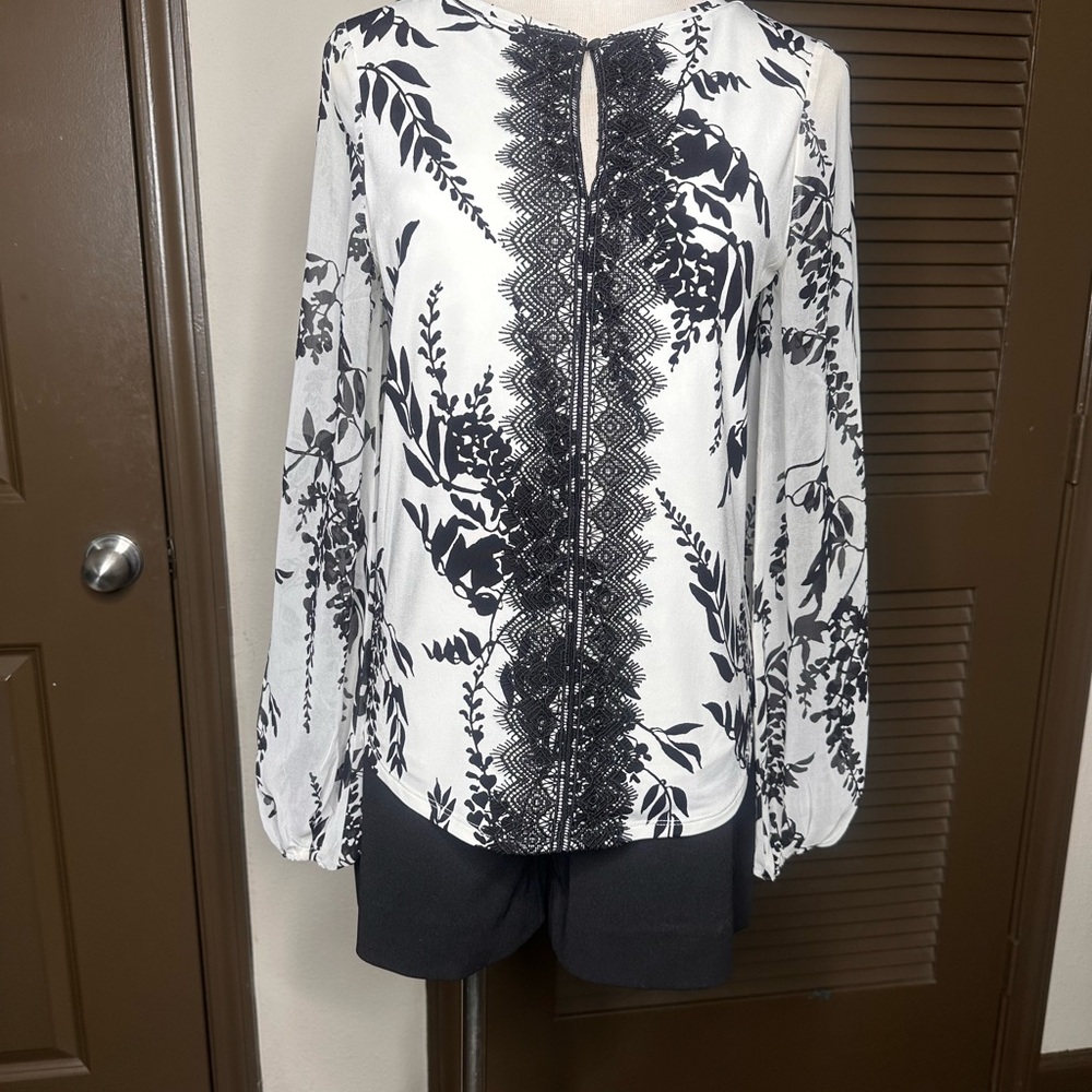 White House Black Market | MJ Lace Front Floral Blouse